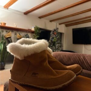Sorel Tan Boots with White Fur Trim